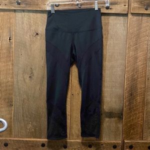 Z by Zella. Cropped athletic leggings